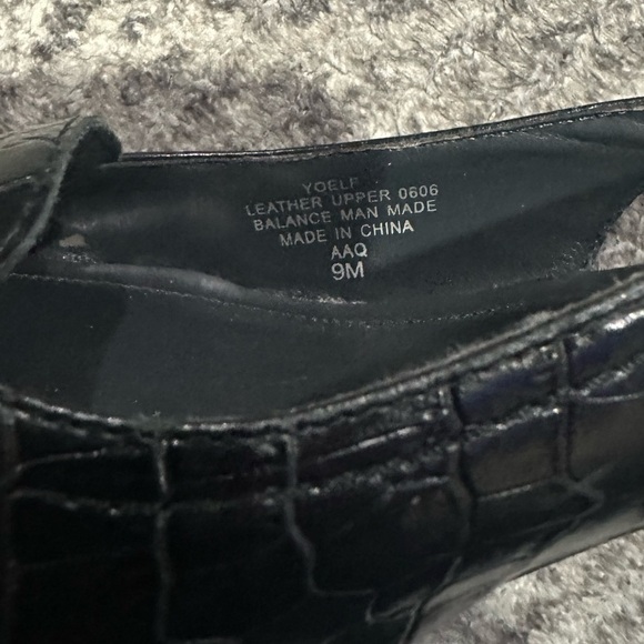 Bandolino Croc Embossed Leather Sling Back with silver hardware/buckle, EUC! - Picture 7 of 7